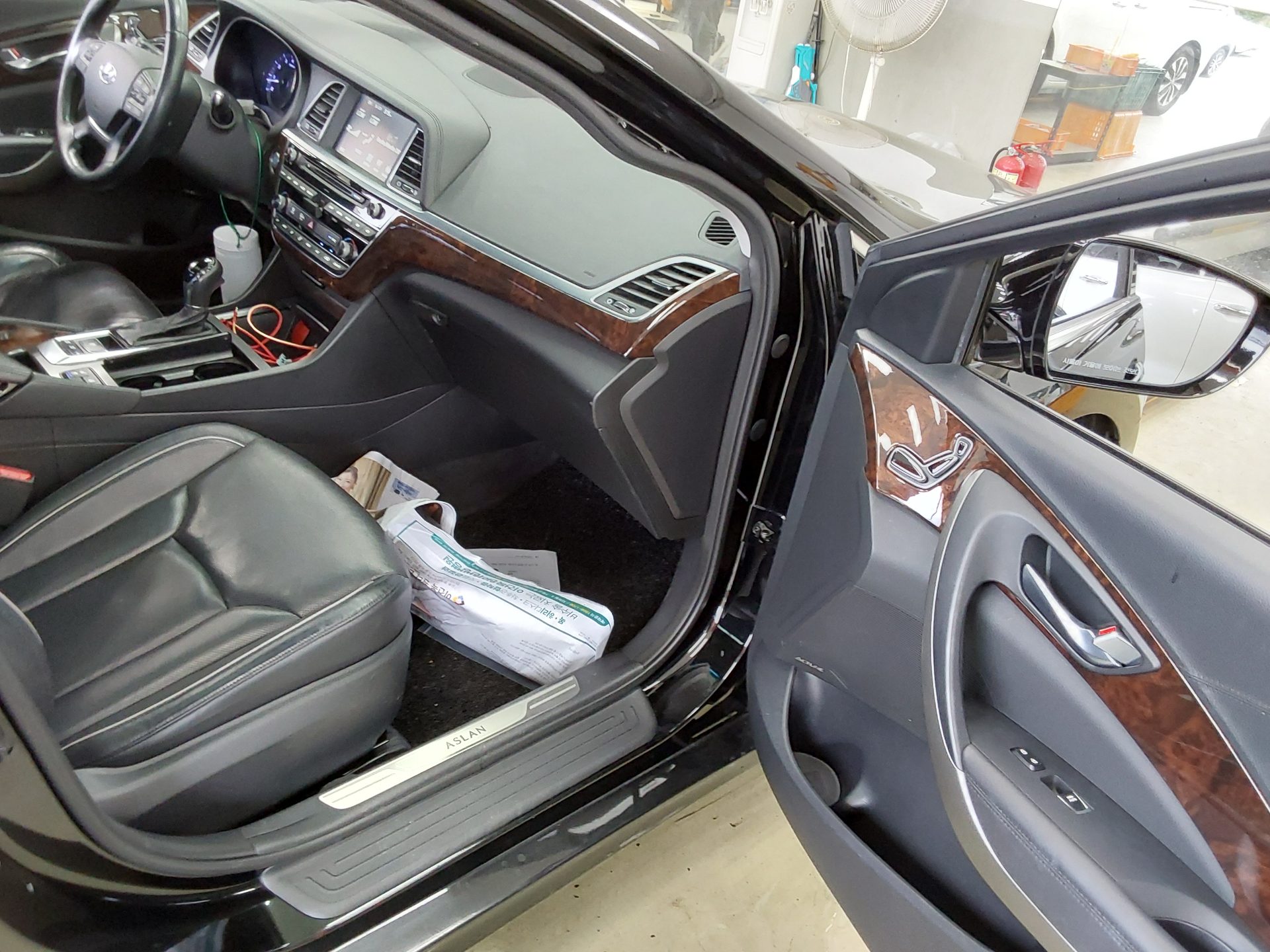 2015 - hyundai aslan