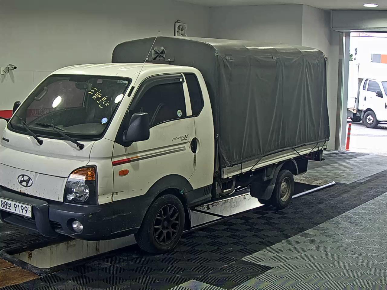 HYUNDAI PORTER II SUPER CAB EXTRA WHEELBASE HIGH SUPER