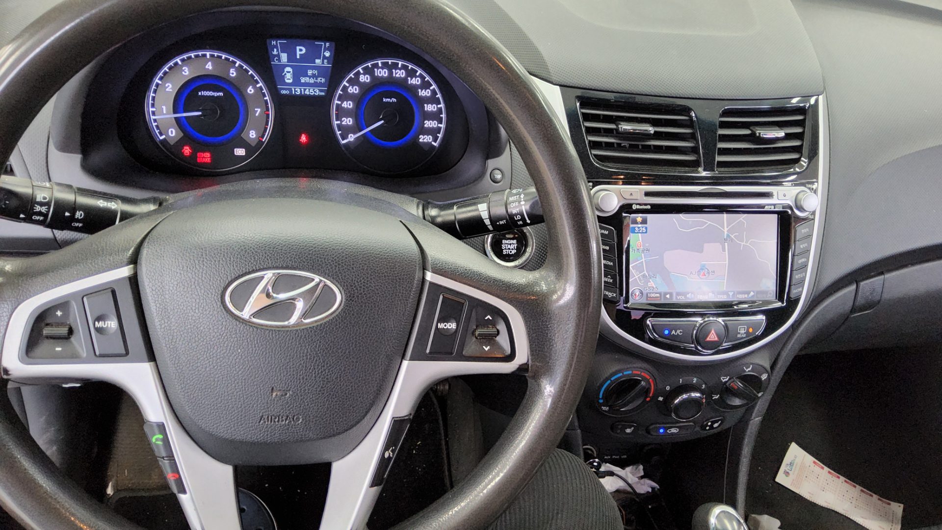 2012 - hyundai accent