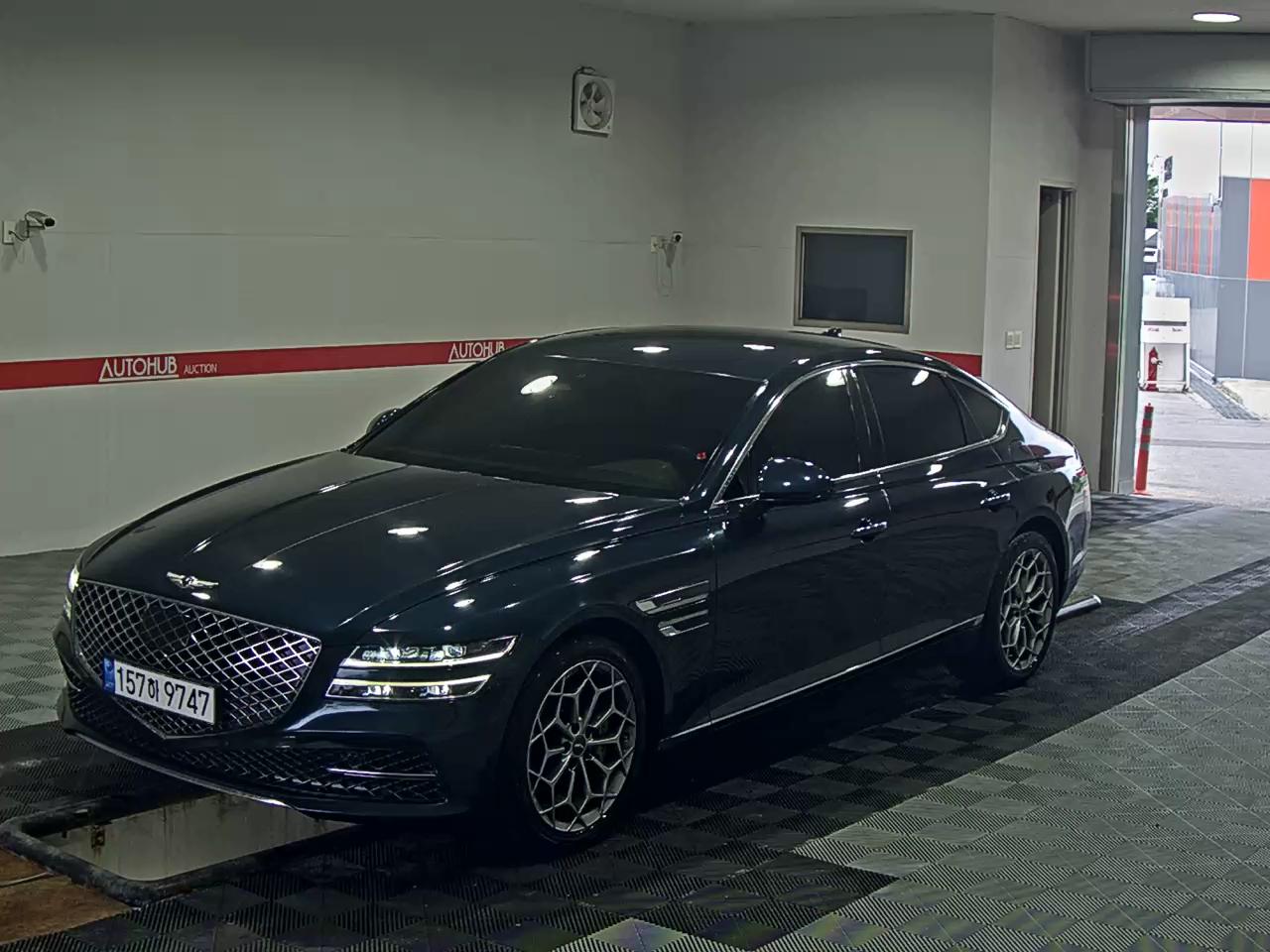 GENESIS G80 BASE MODEL