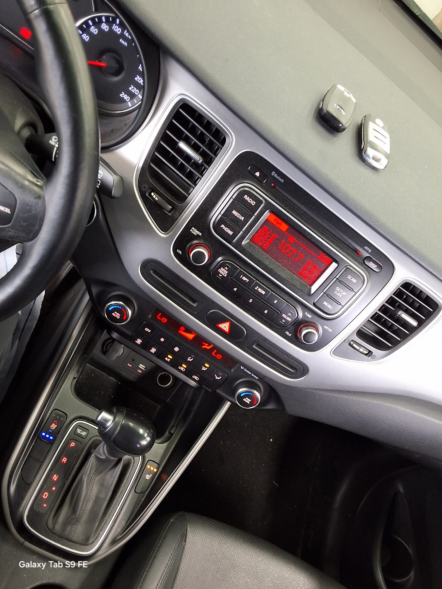 2015 - kia carens