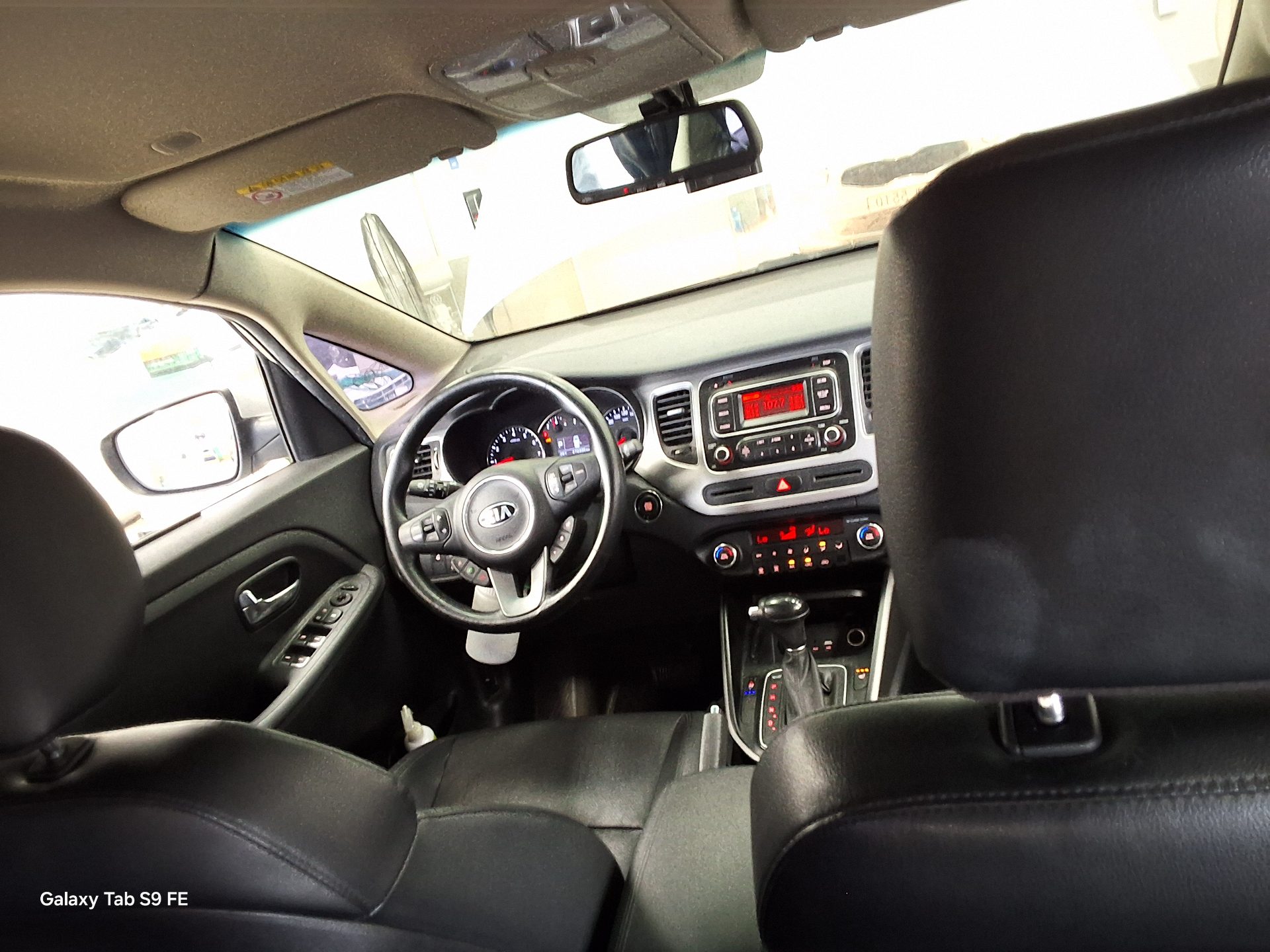 2015 - kia carens