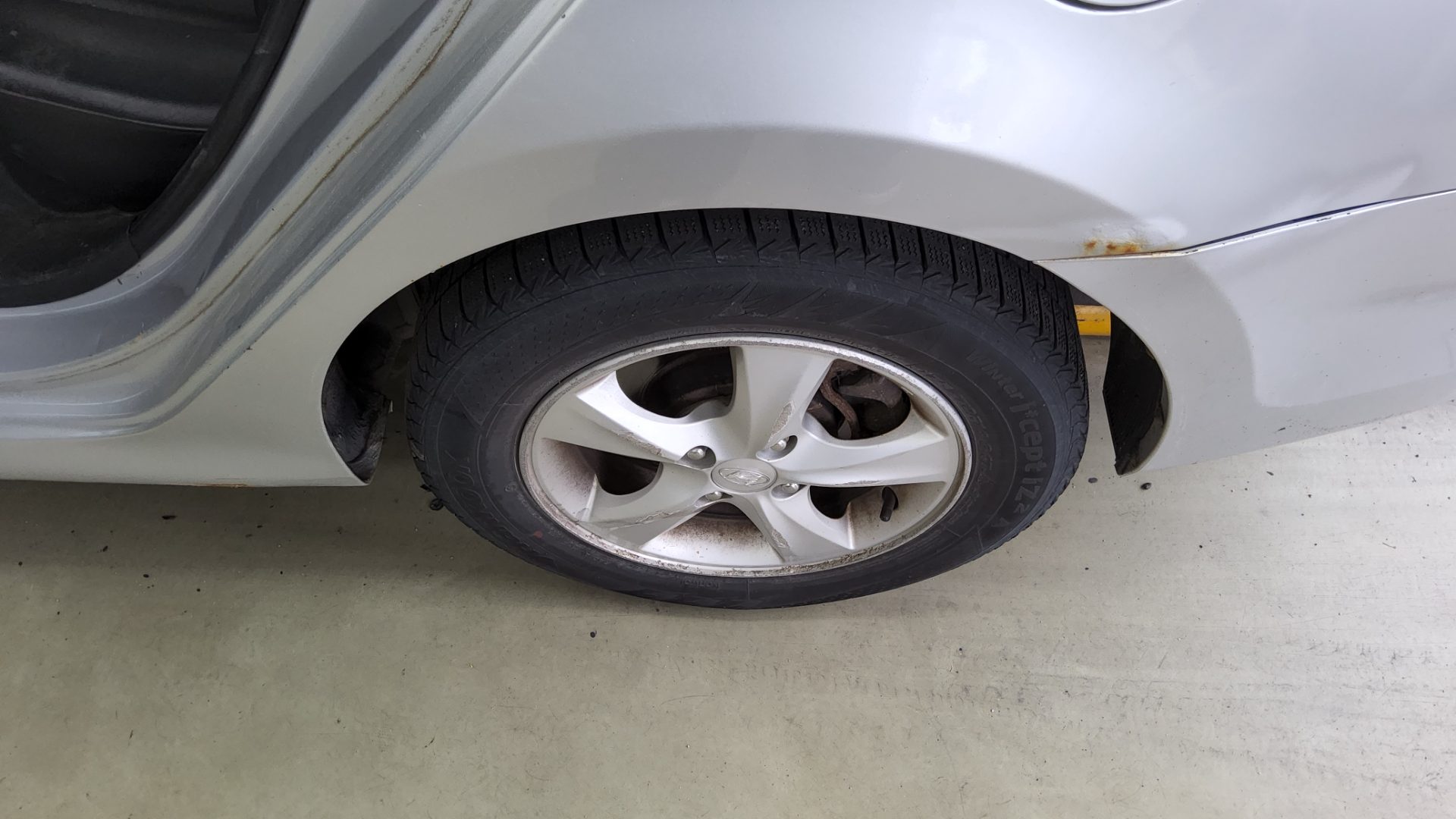 2012 - hyundai accent