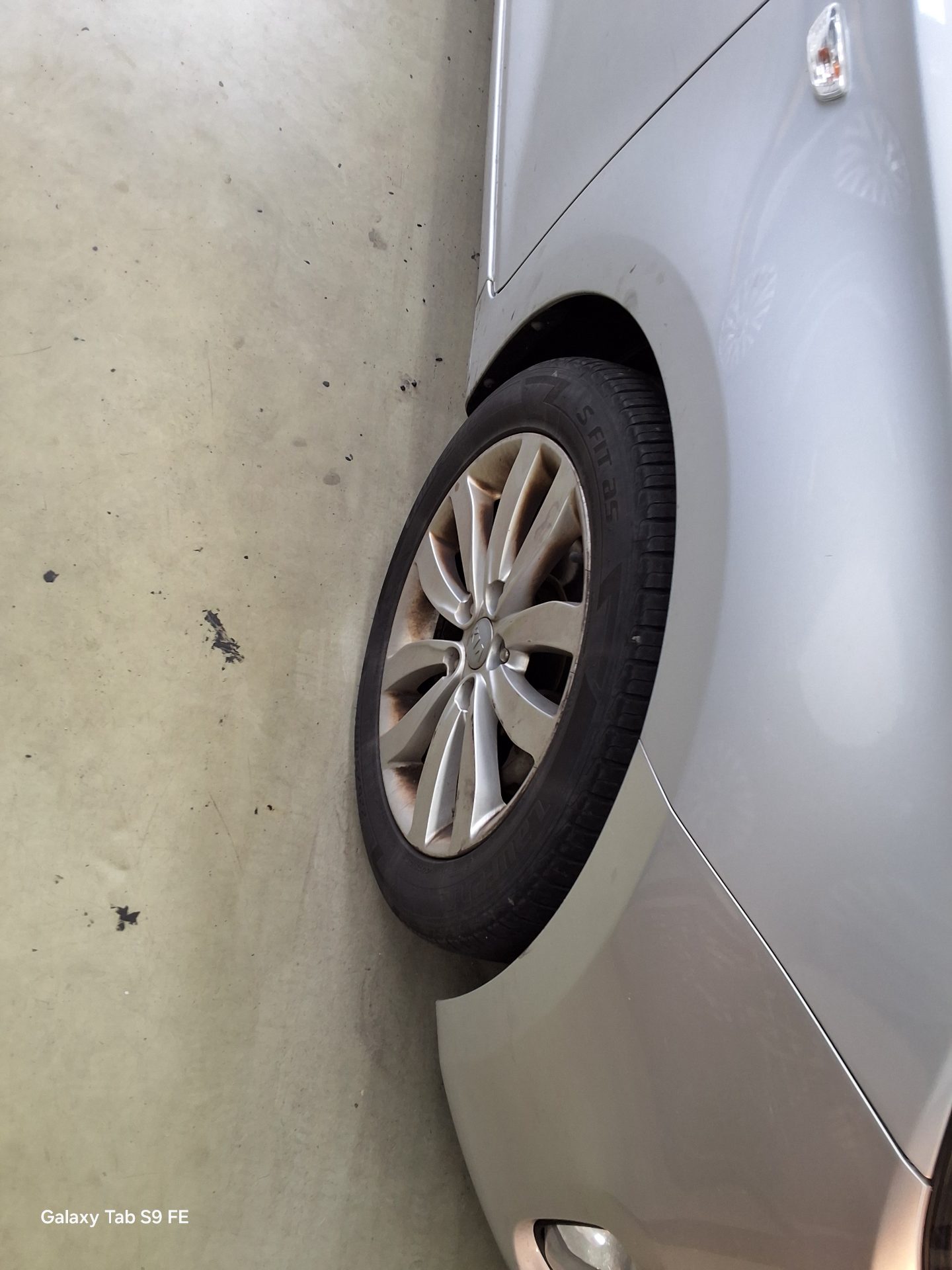 2015 - kia carens