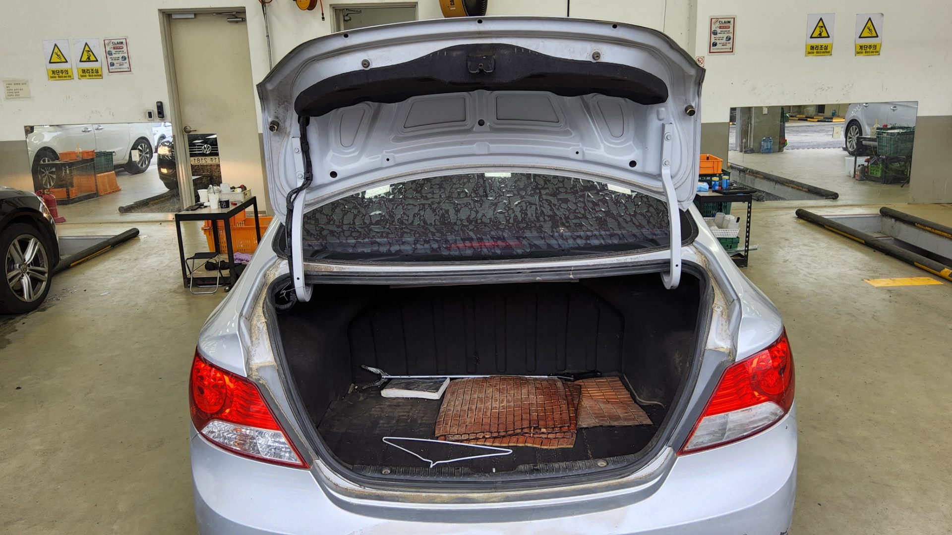 2012 - hyundai accent