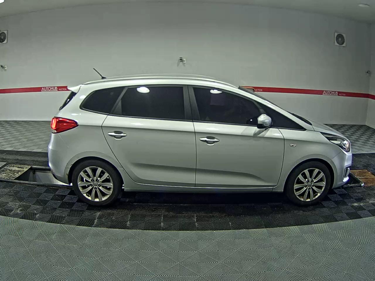 2015 - kia carens