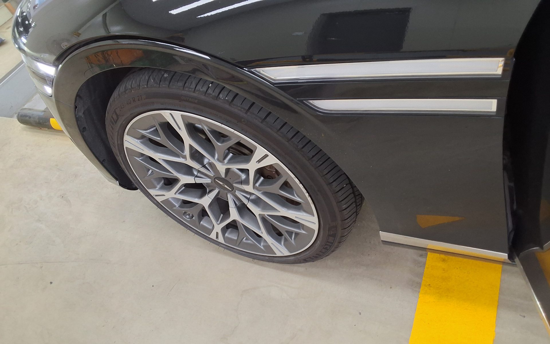 2023 - genesis g90