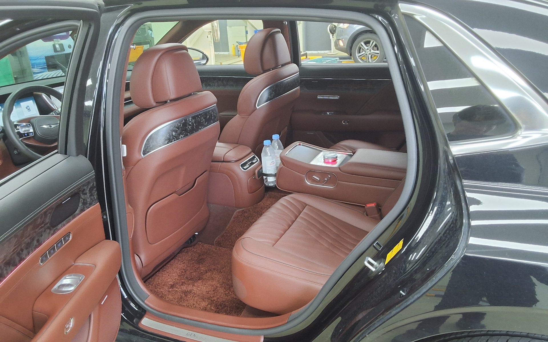 2023 - genesis g90