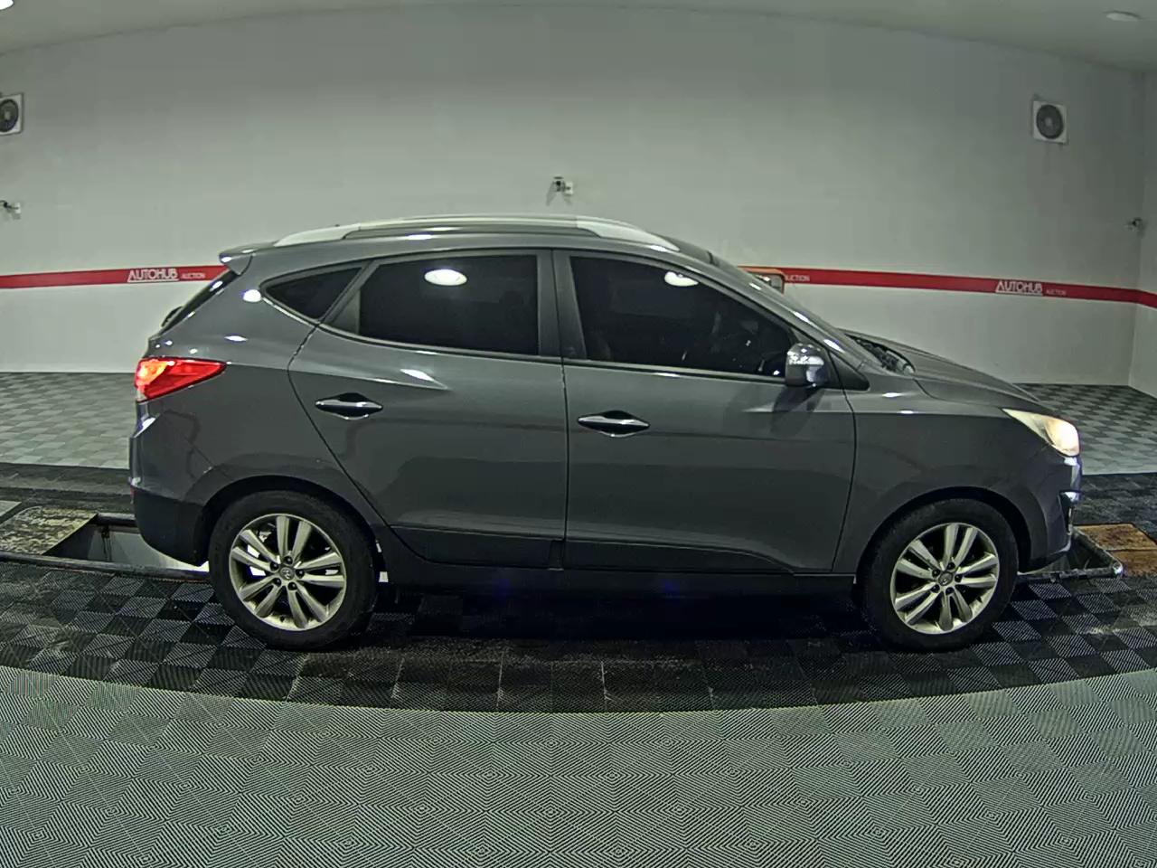 2011 - hyundai tucson