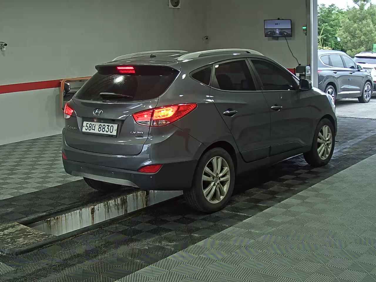 2011 - hyundai tucson