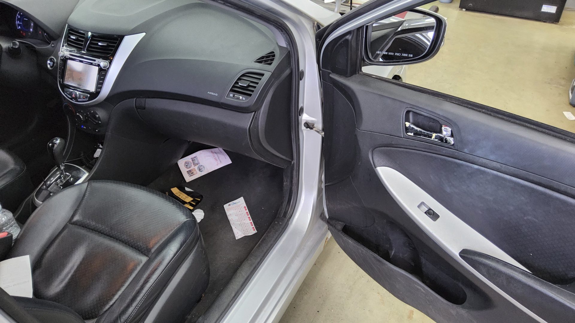 2012 - hyundai accent