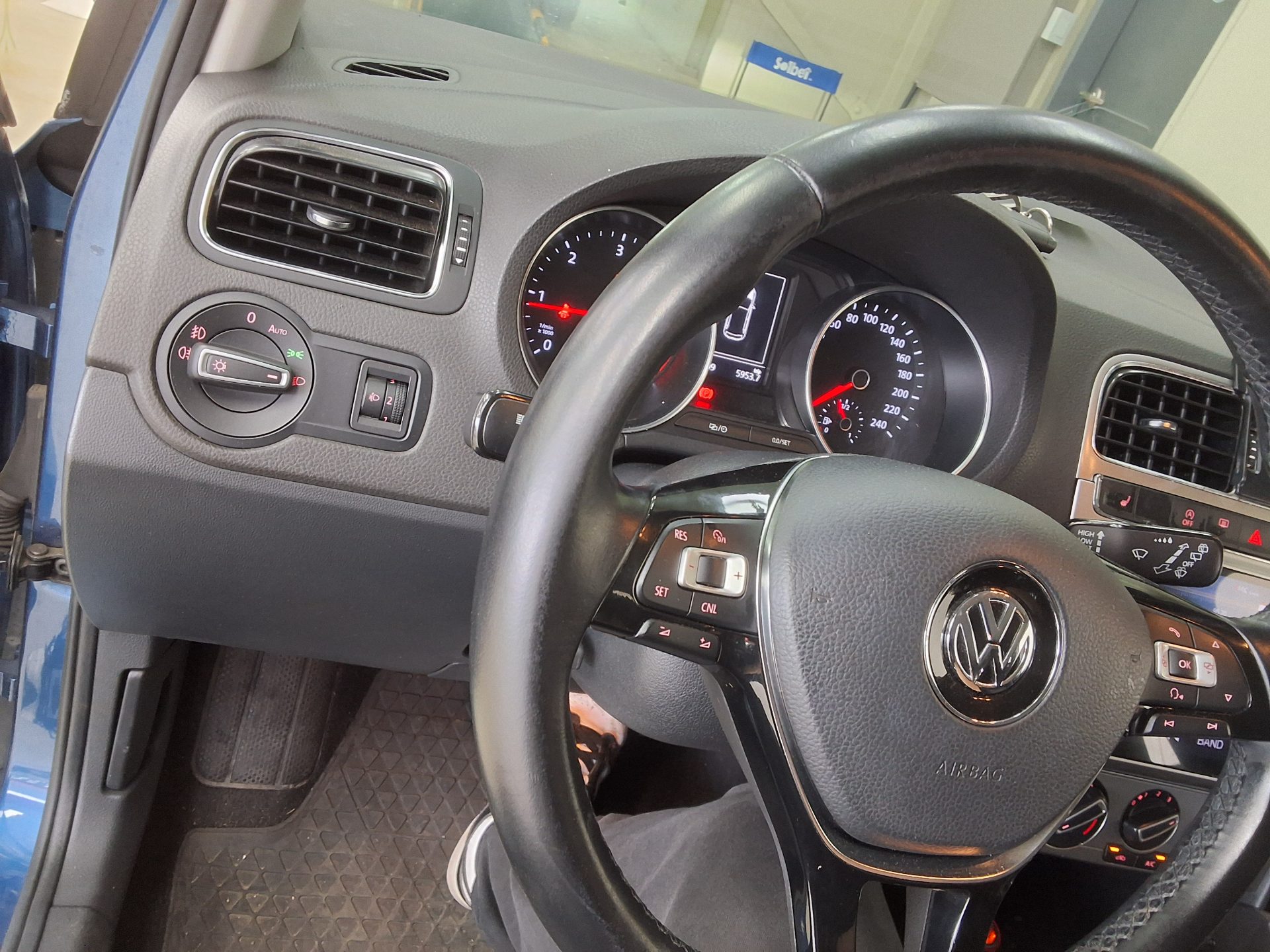 2015 - volkswagen polo