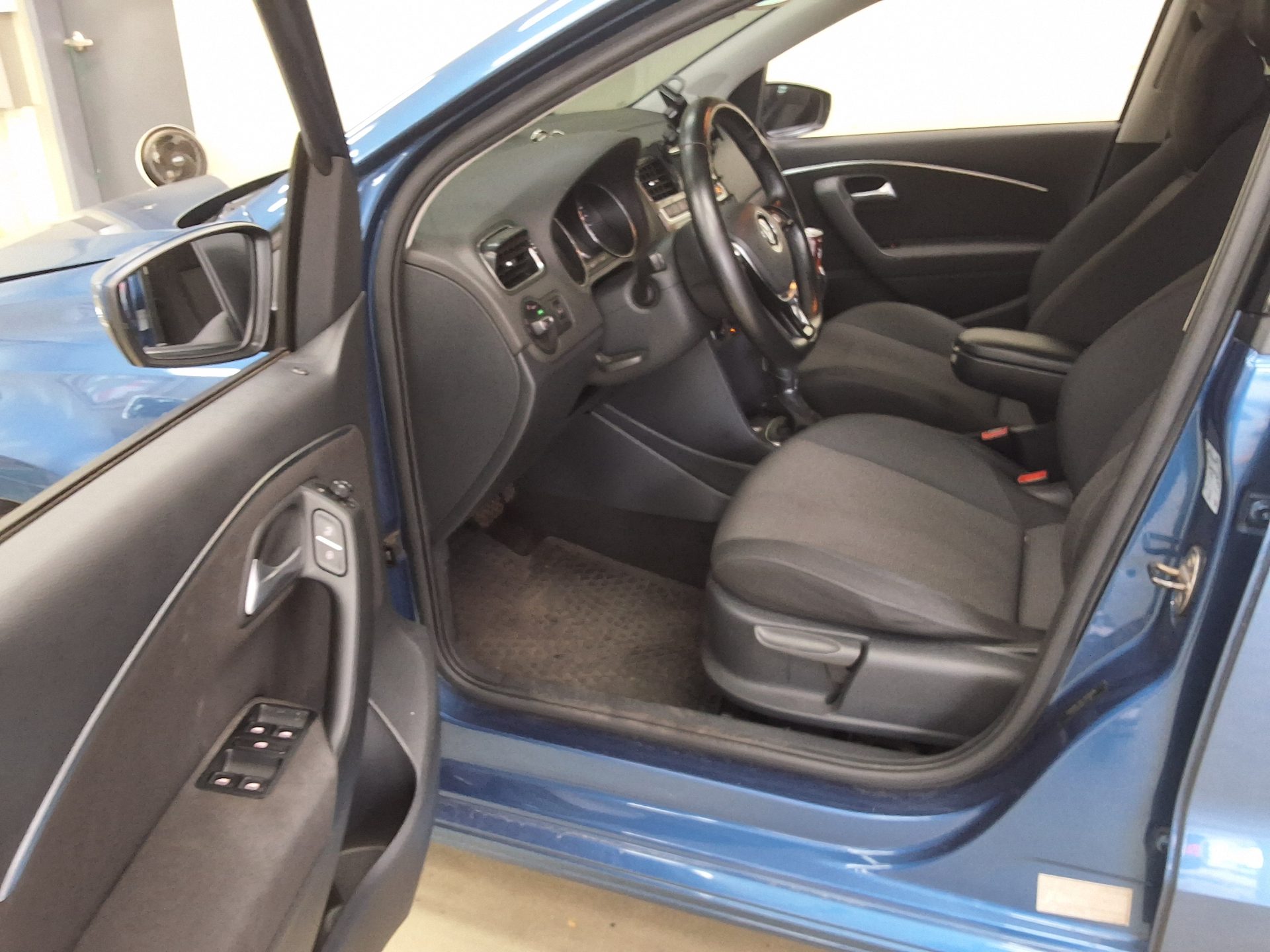 2015 - volkswagen polo