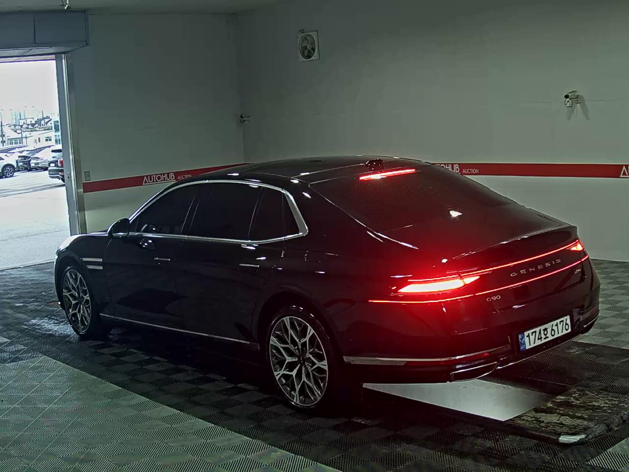 2023 - genesis g90
