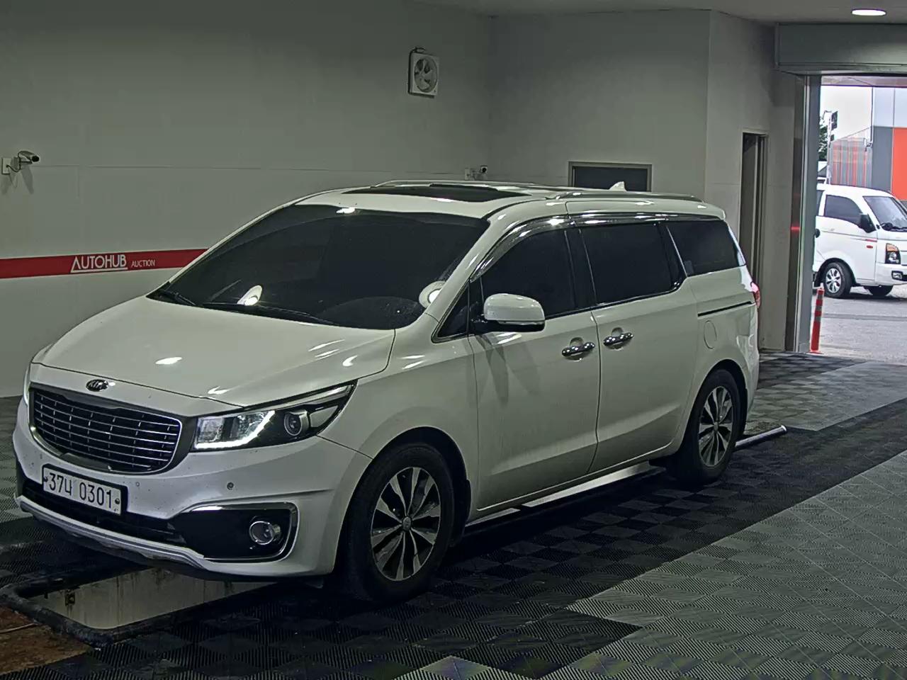 KIA CARNIVAL