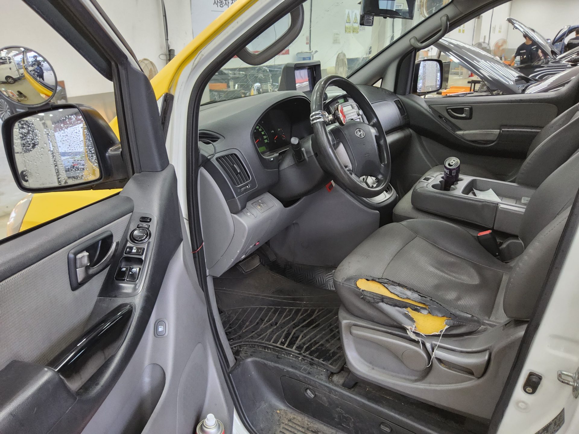 2011 - hyundai grand starex