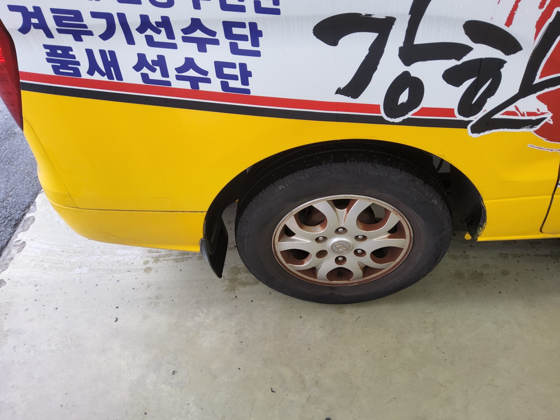 2011 - hyundai grand starex