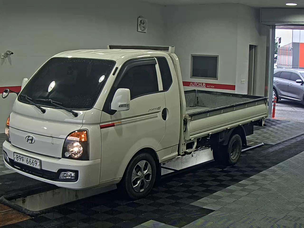 HYUNDAI PORTER II SUPER CAB EXTRA WHEELBASE