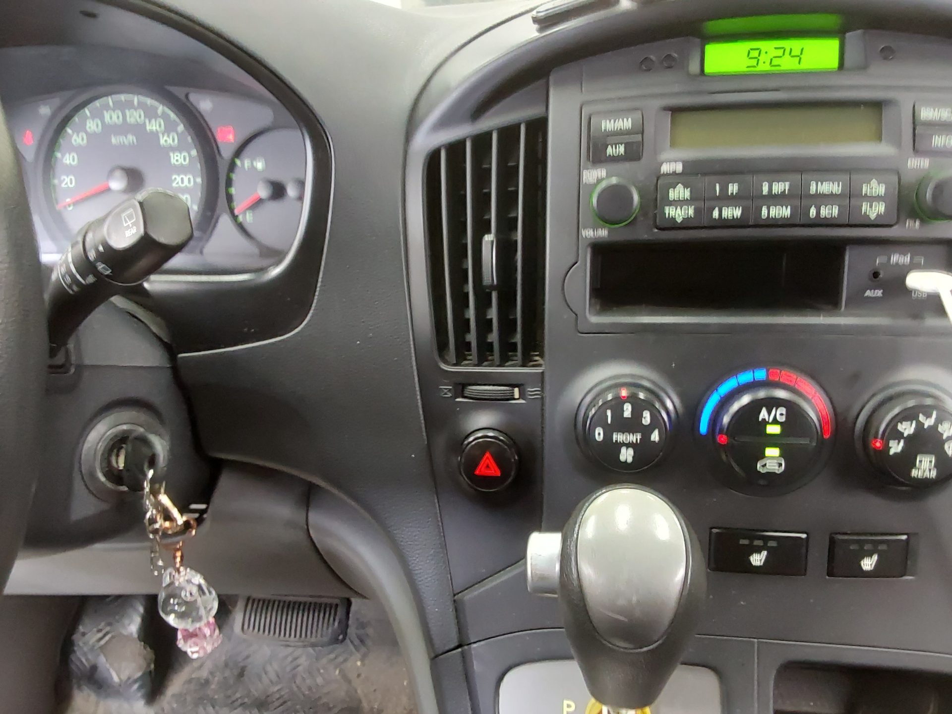 2013 - hyundai grand starex