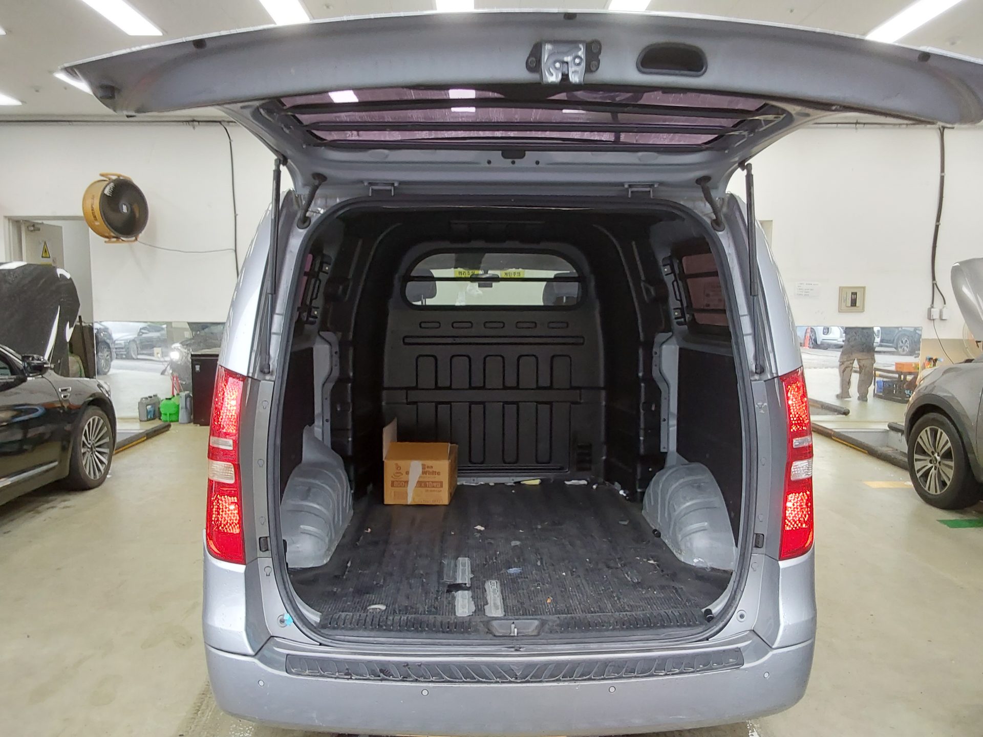 2013 - hyundai grand starex