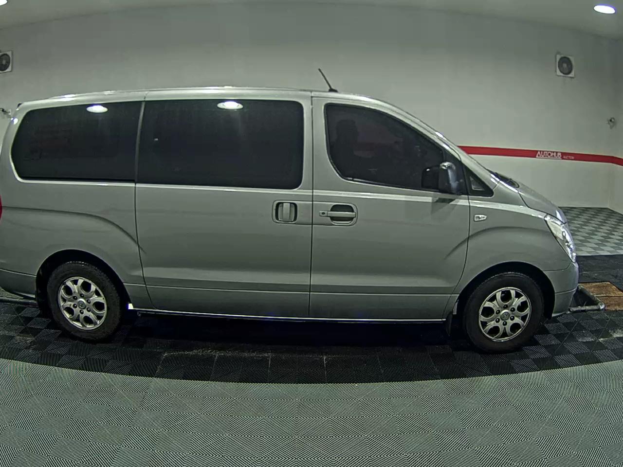 2013 - hyundai grand starex