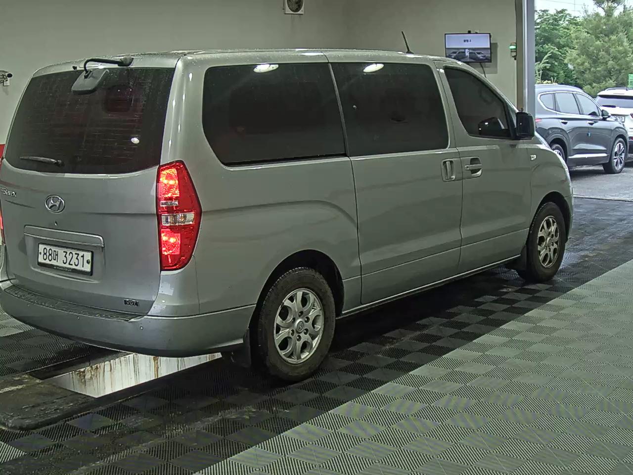 2013 - hyundai grand starex