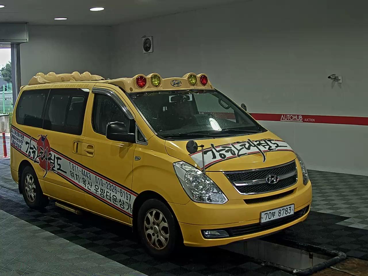 2011 - hyundai grand starex