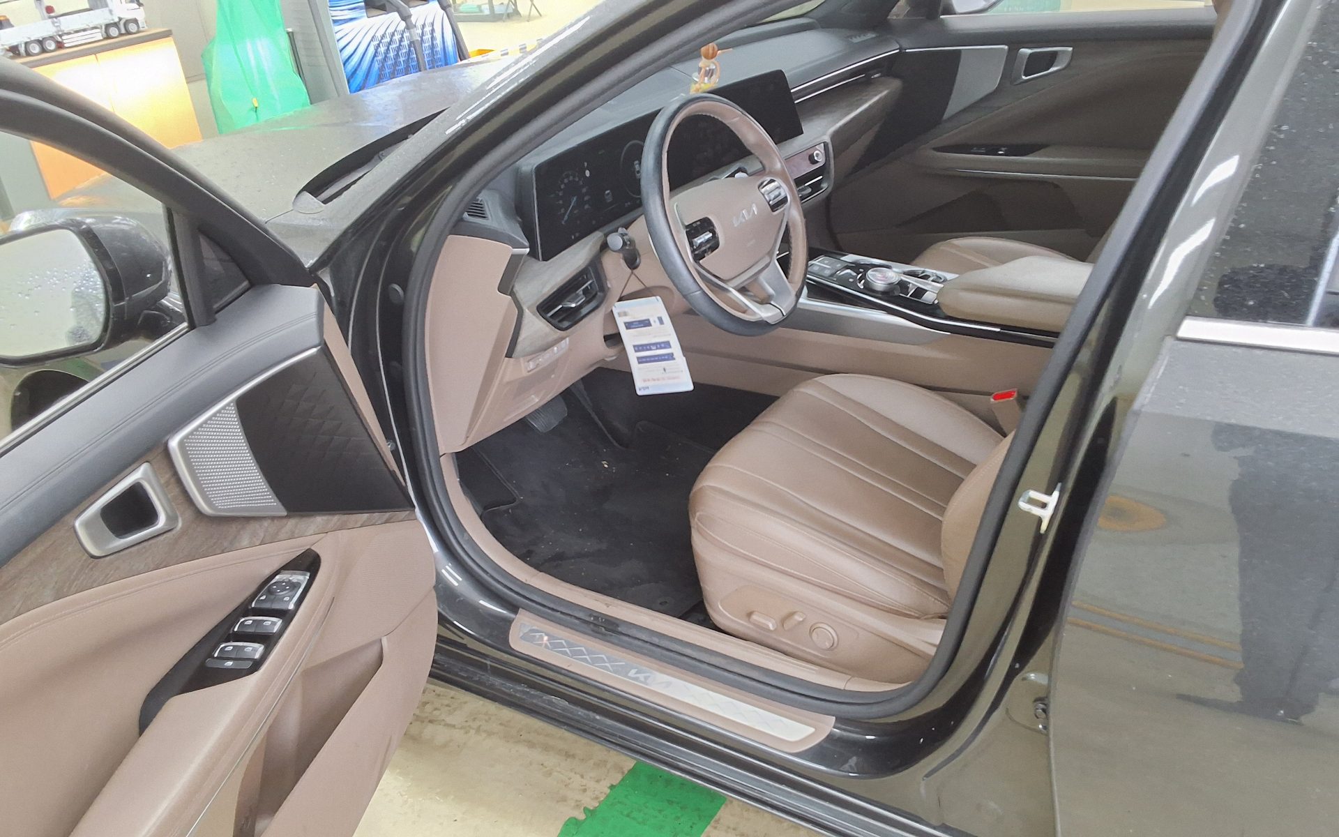 2022 - kia k8