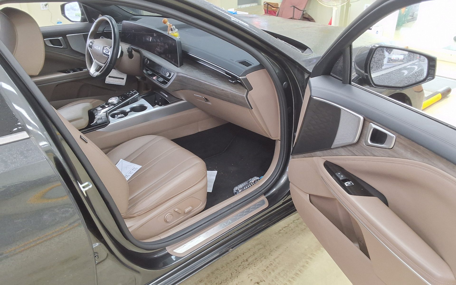 2022 - kia k8