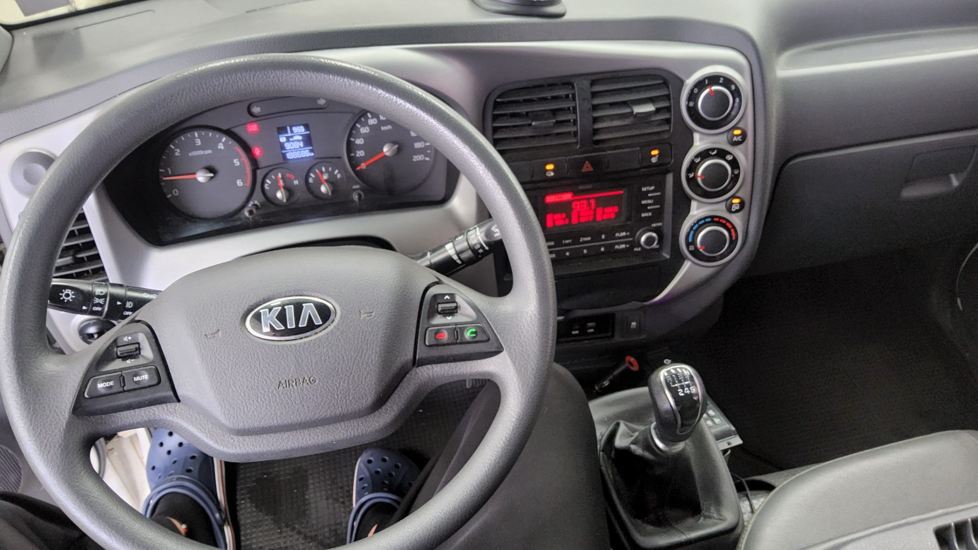 2017 - kia bongo
