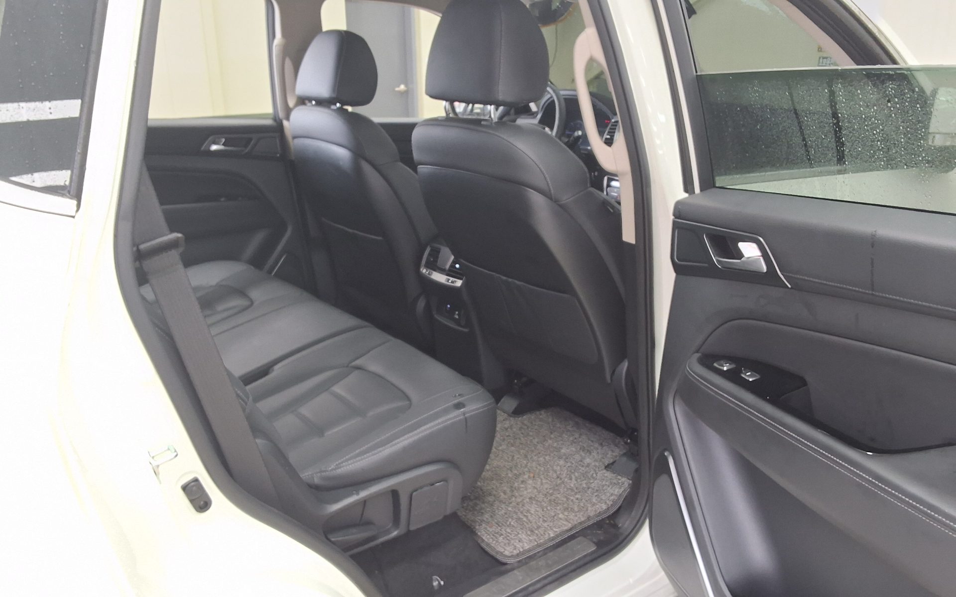 2020 - ssangyong rexton
