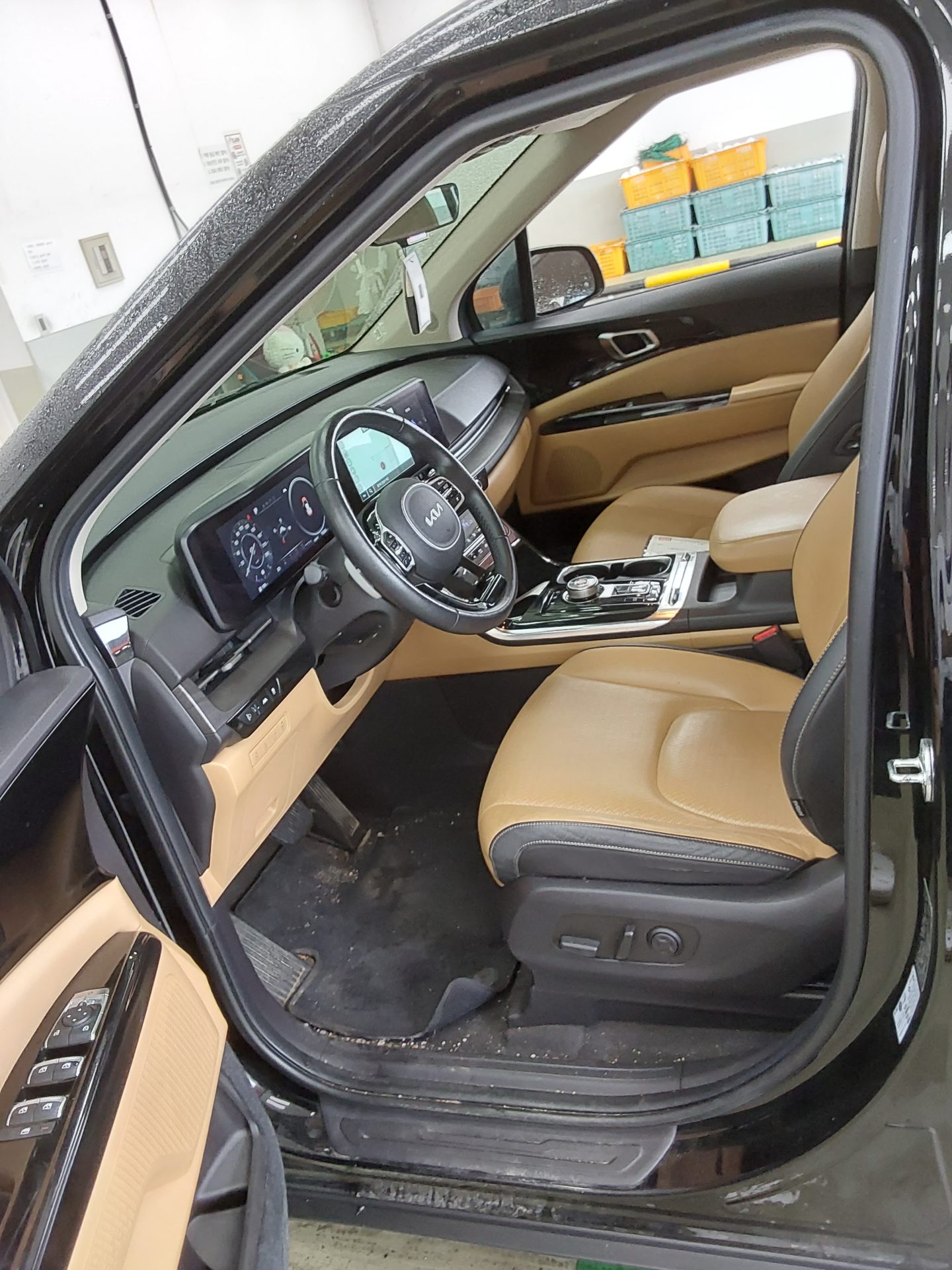 2023 - kia carnival