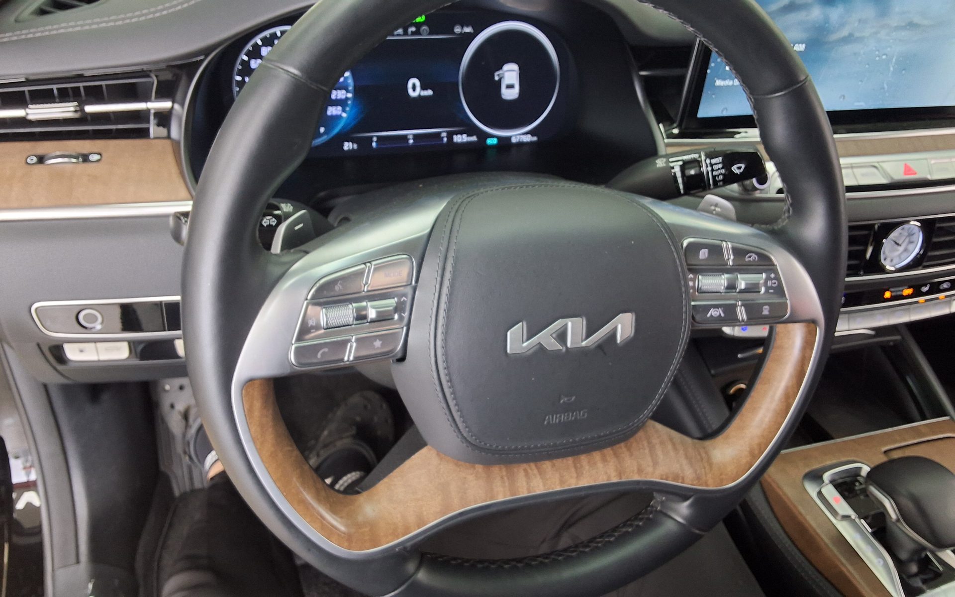 2023 - kia k9