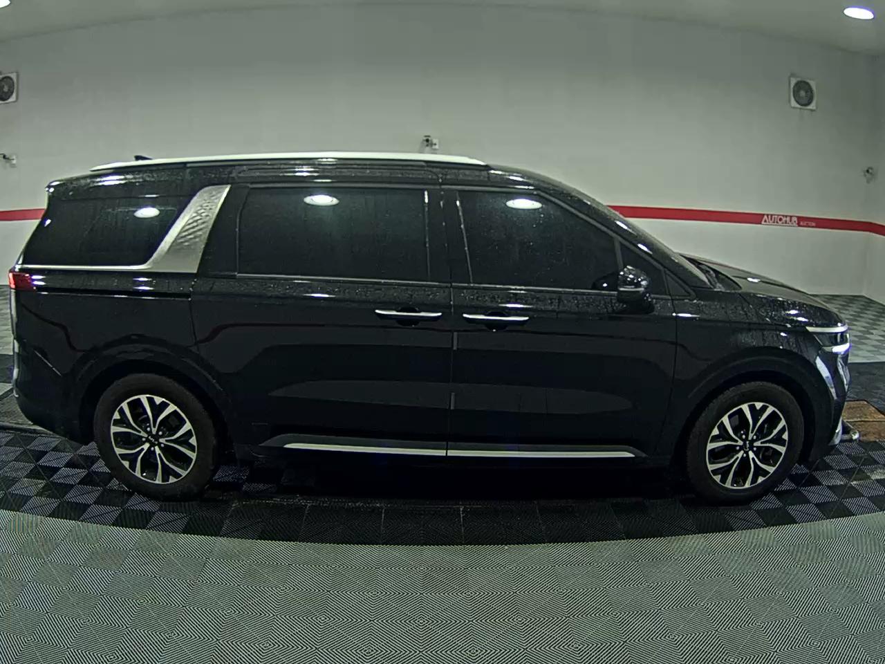2023 - kia carnival
