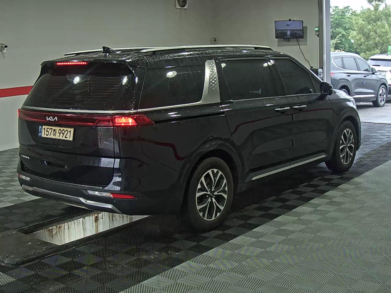 2023 - kia carnival