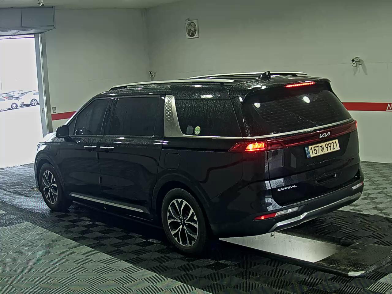 2023 - kia carnival