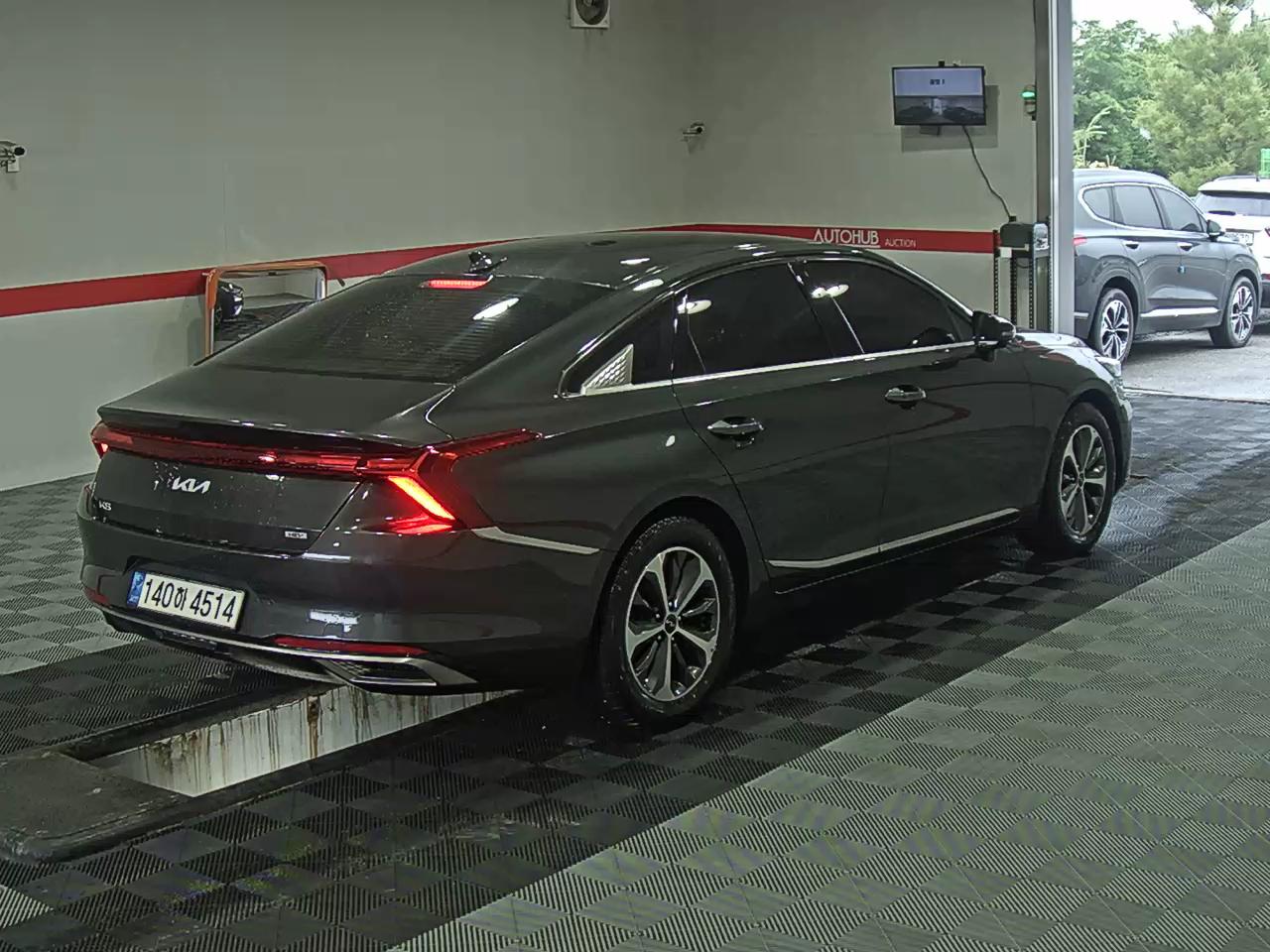 2022 - kia k8