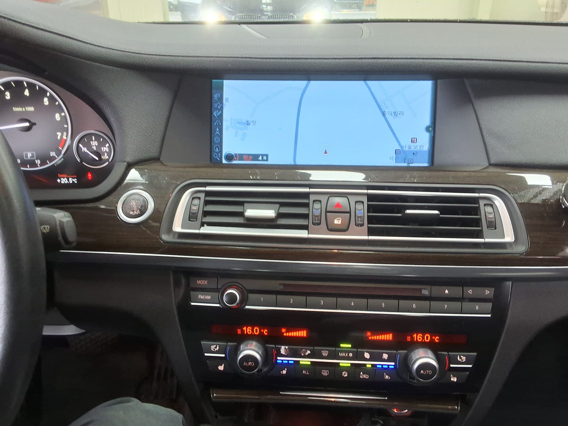 2010 - bmw m7