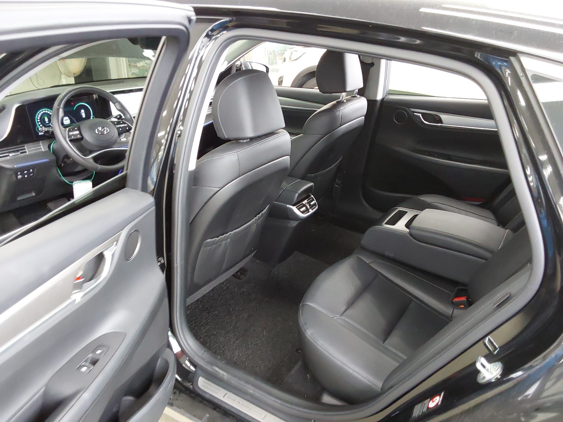2022 - hyundai grandeur