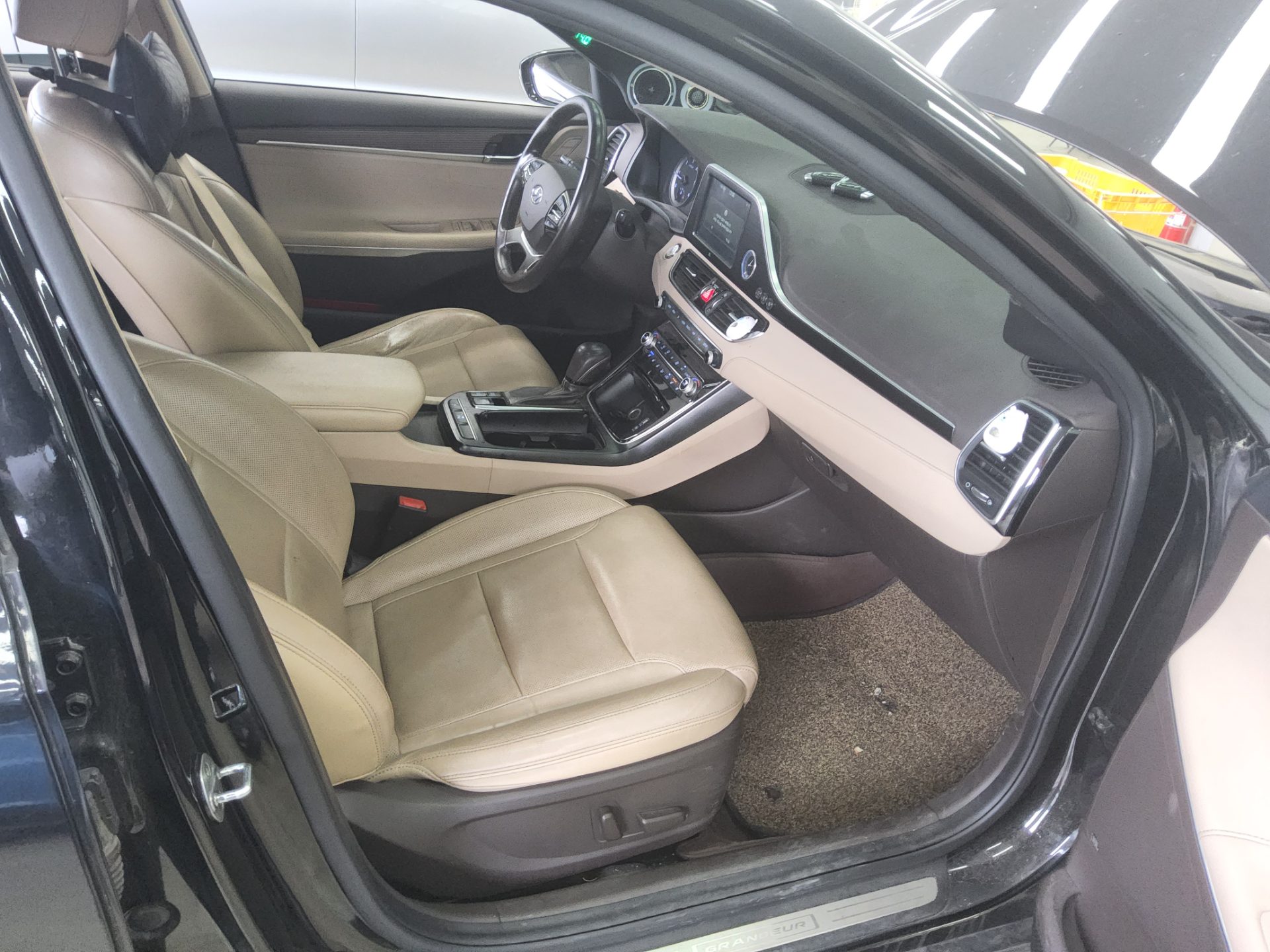 2017 - hyundai grandeur
