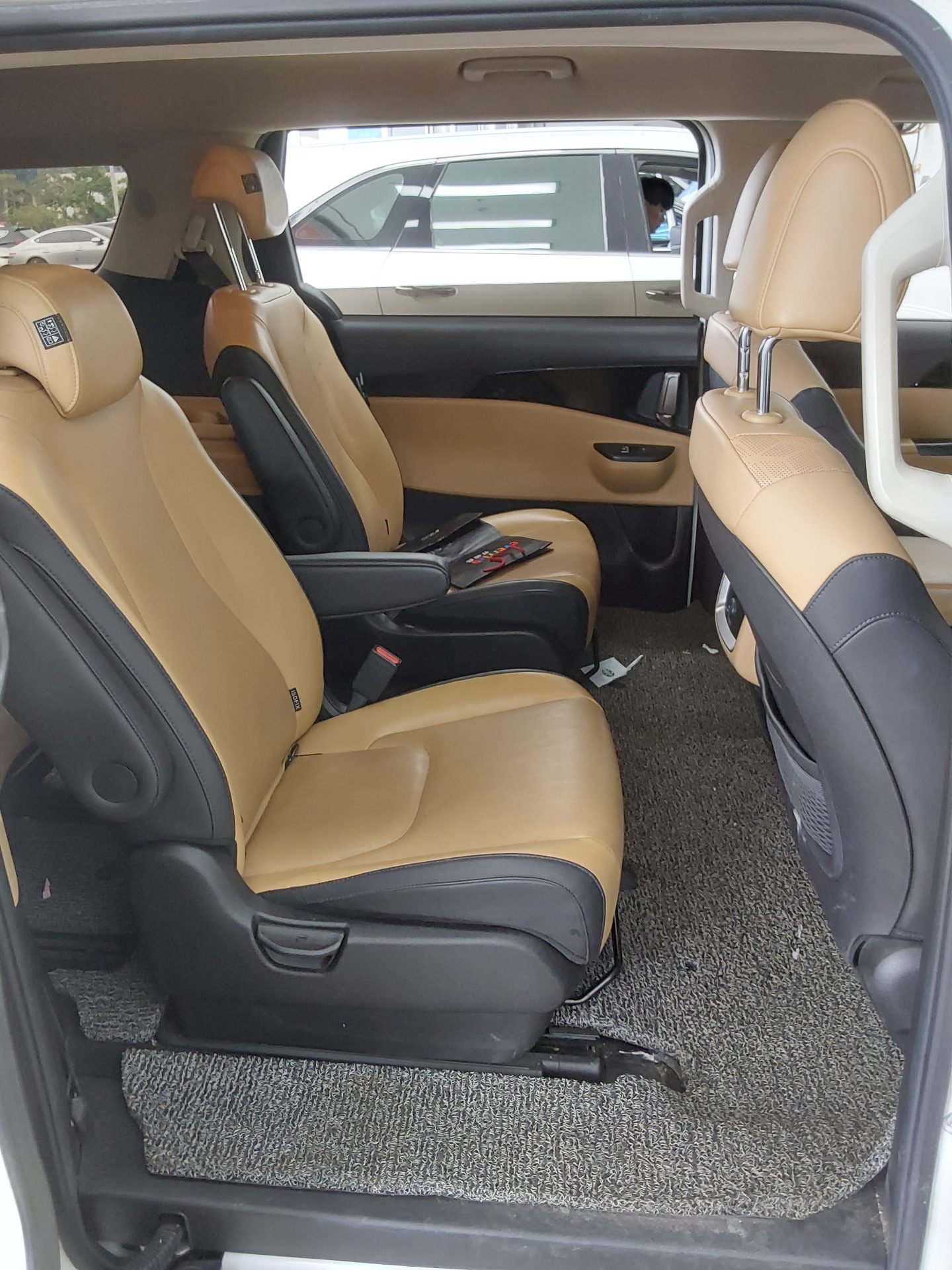 2021 - kia carnival