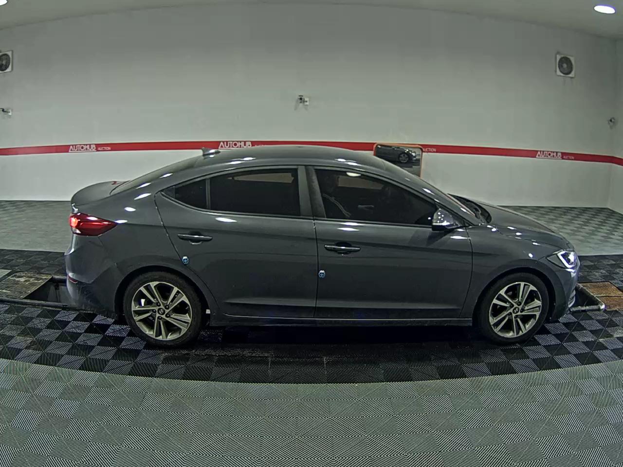 2018 - hyundai avante