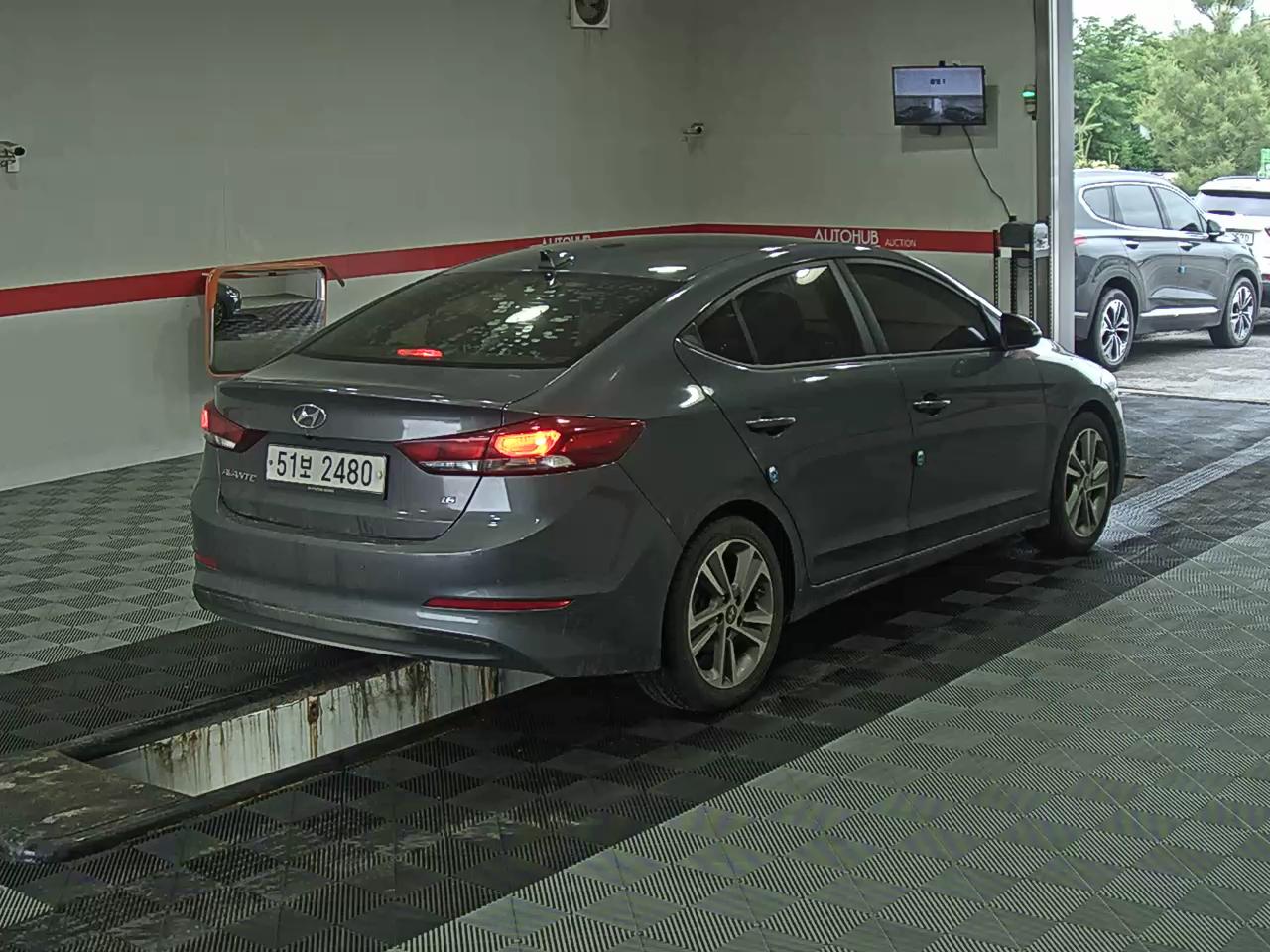 2018 - hyundai avante