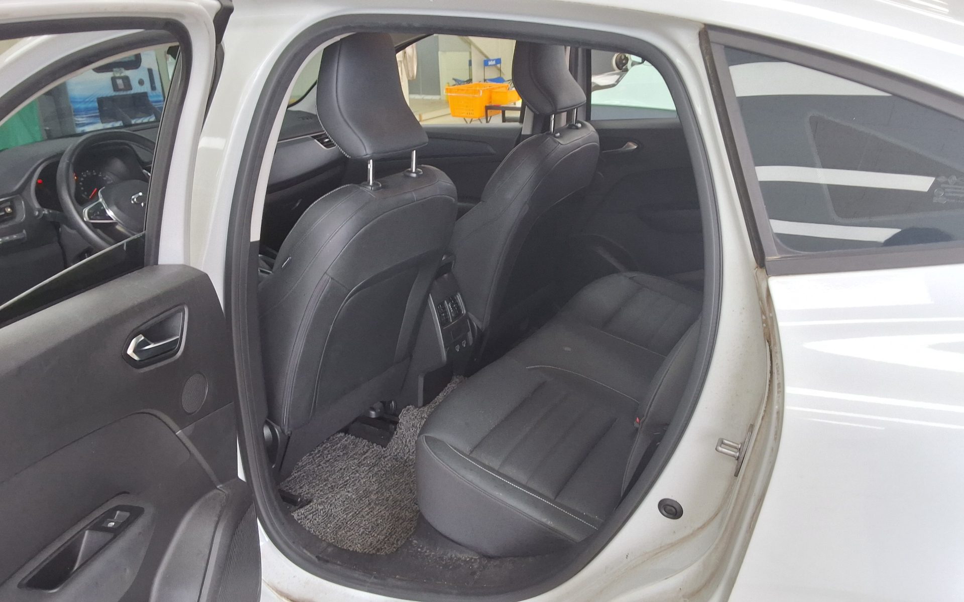 2020 - renault xm3