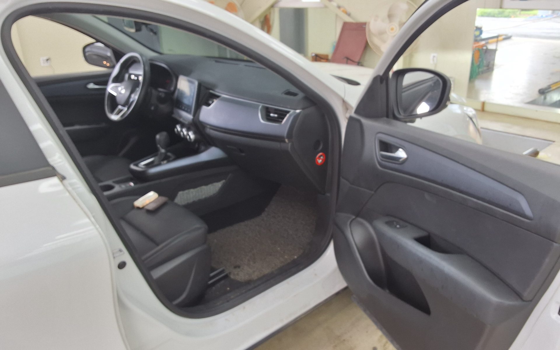 2020 - renault xm3