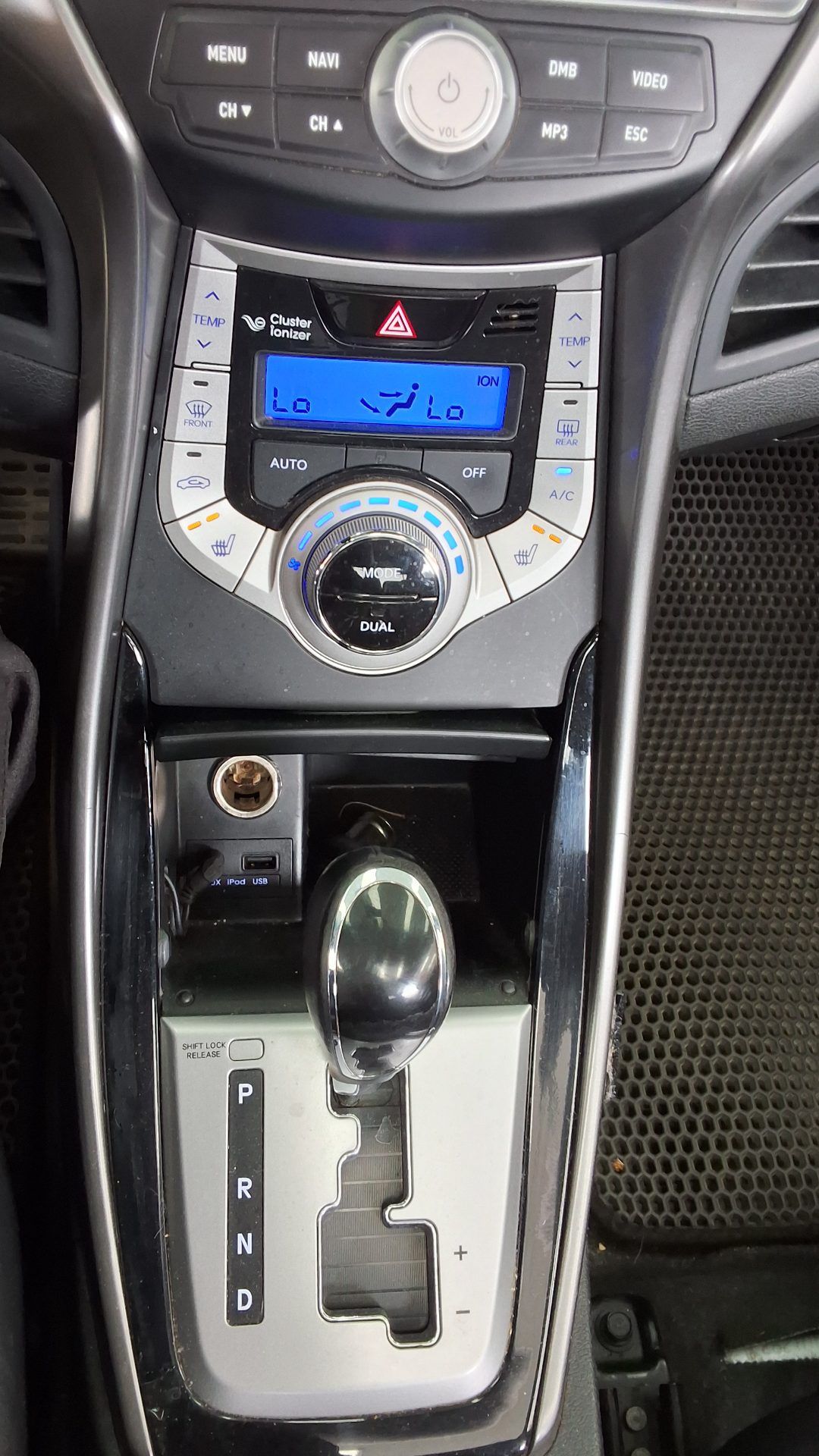 2012 - hyundai avante