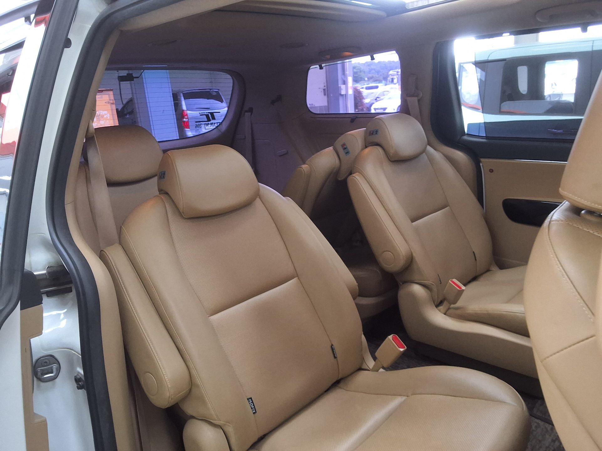 2017 - kia carnival