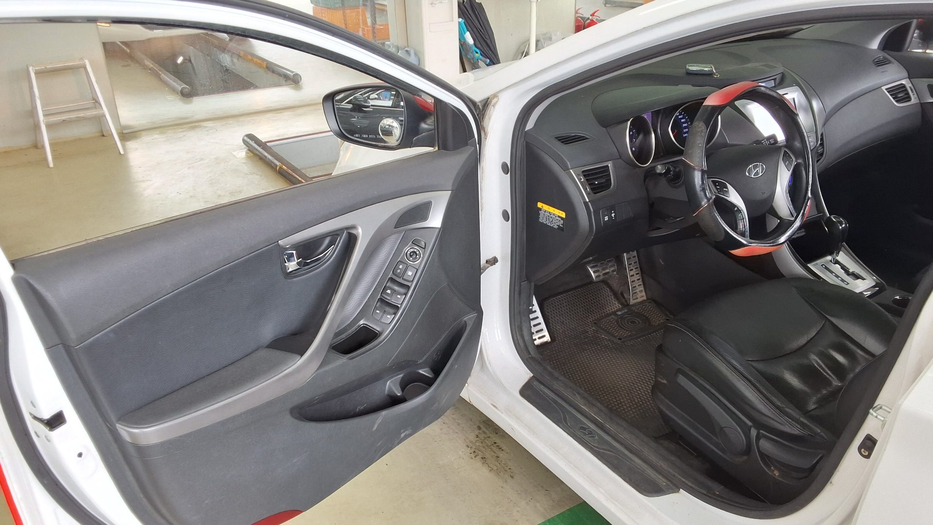 2012 - hyundai avante