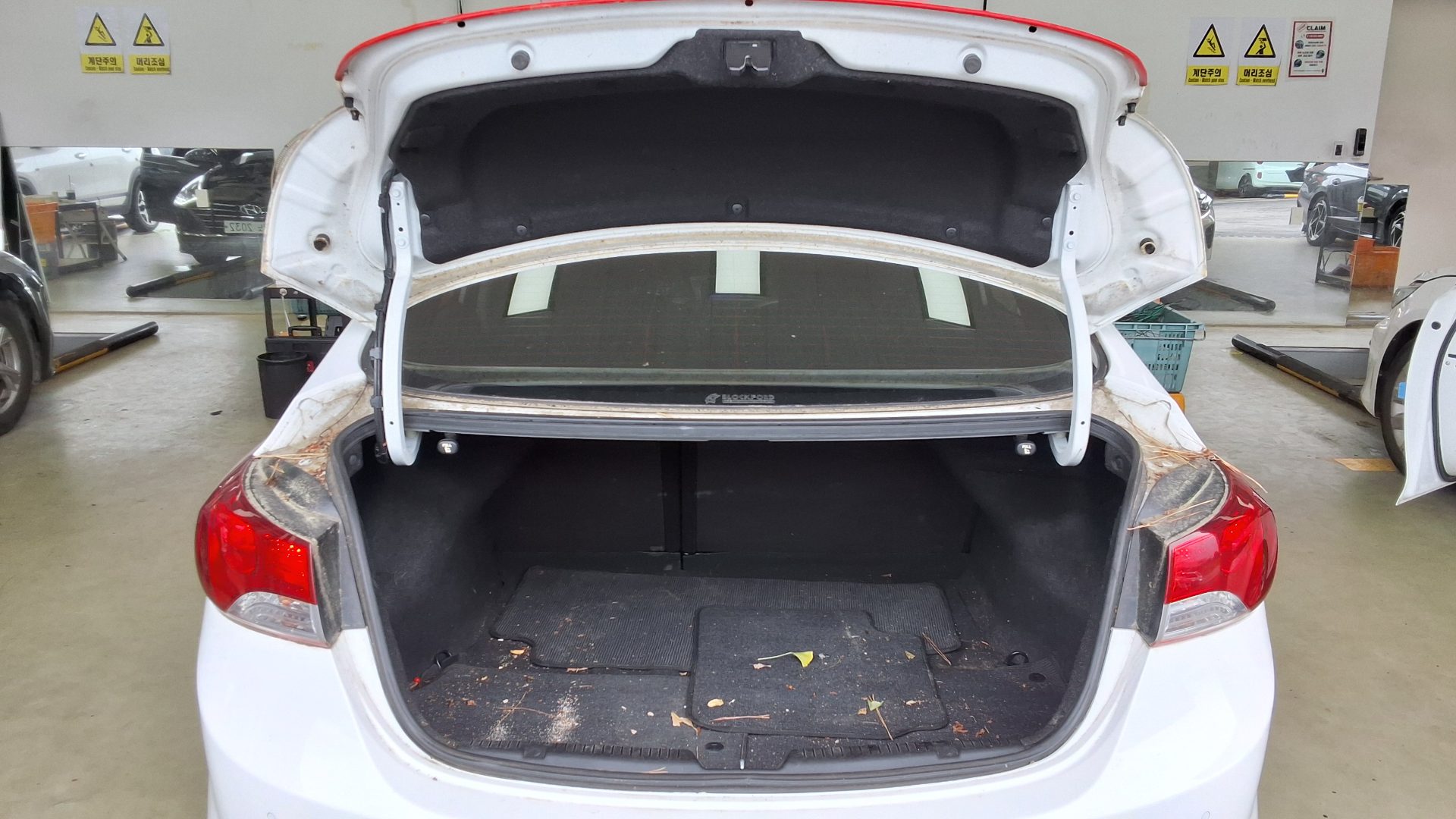 2012 - hyundai avante