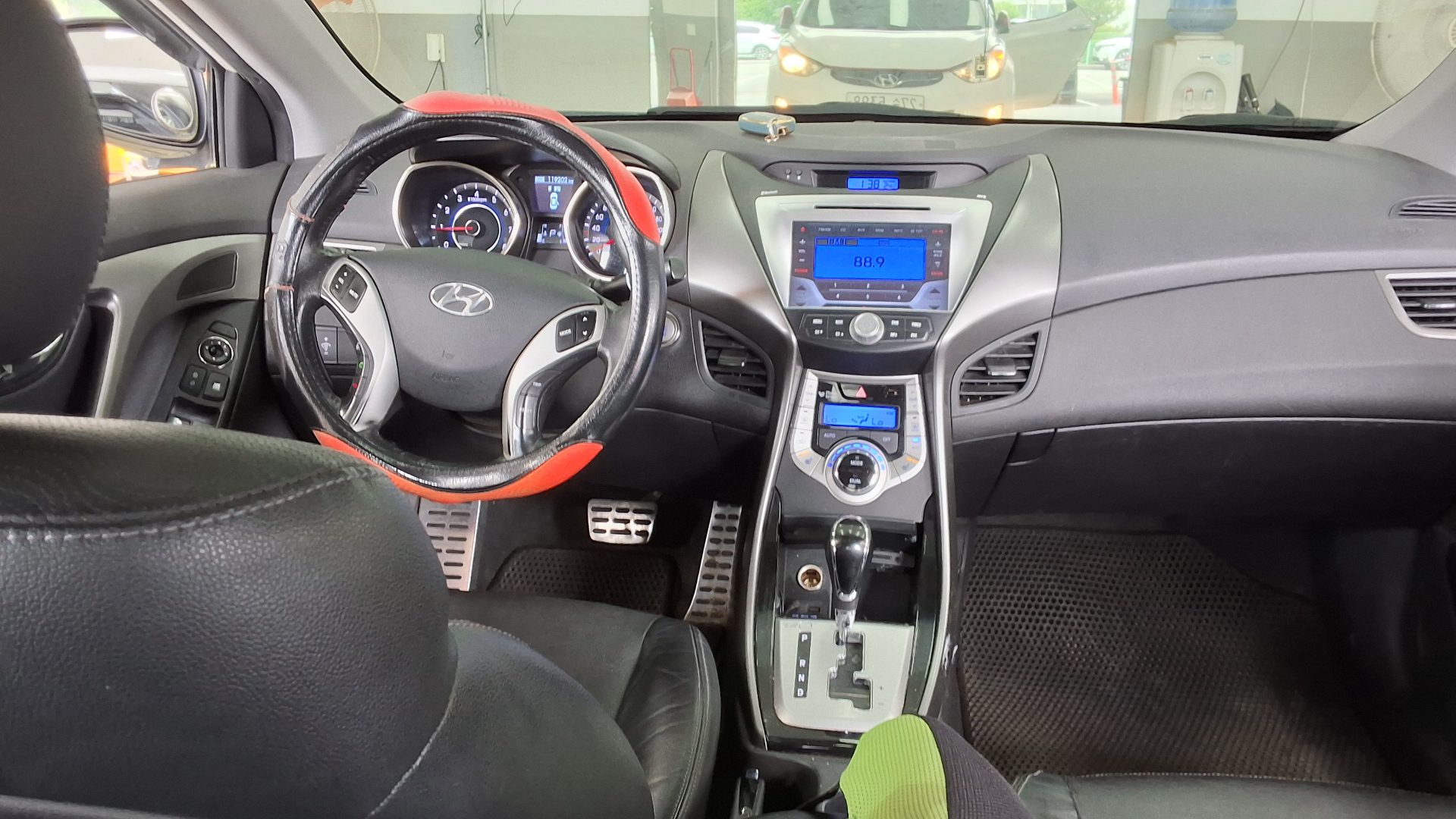 2012 - hyundai avante